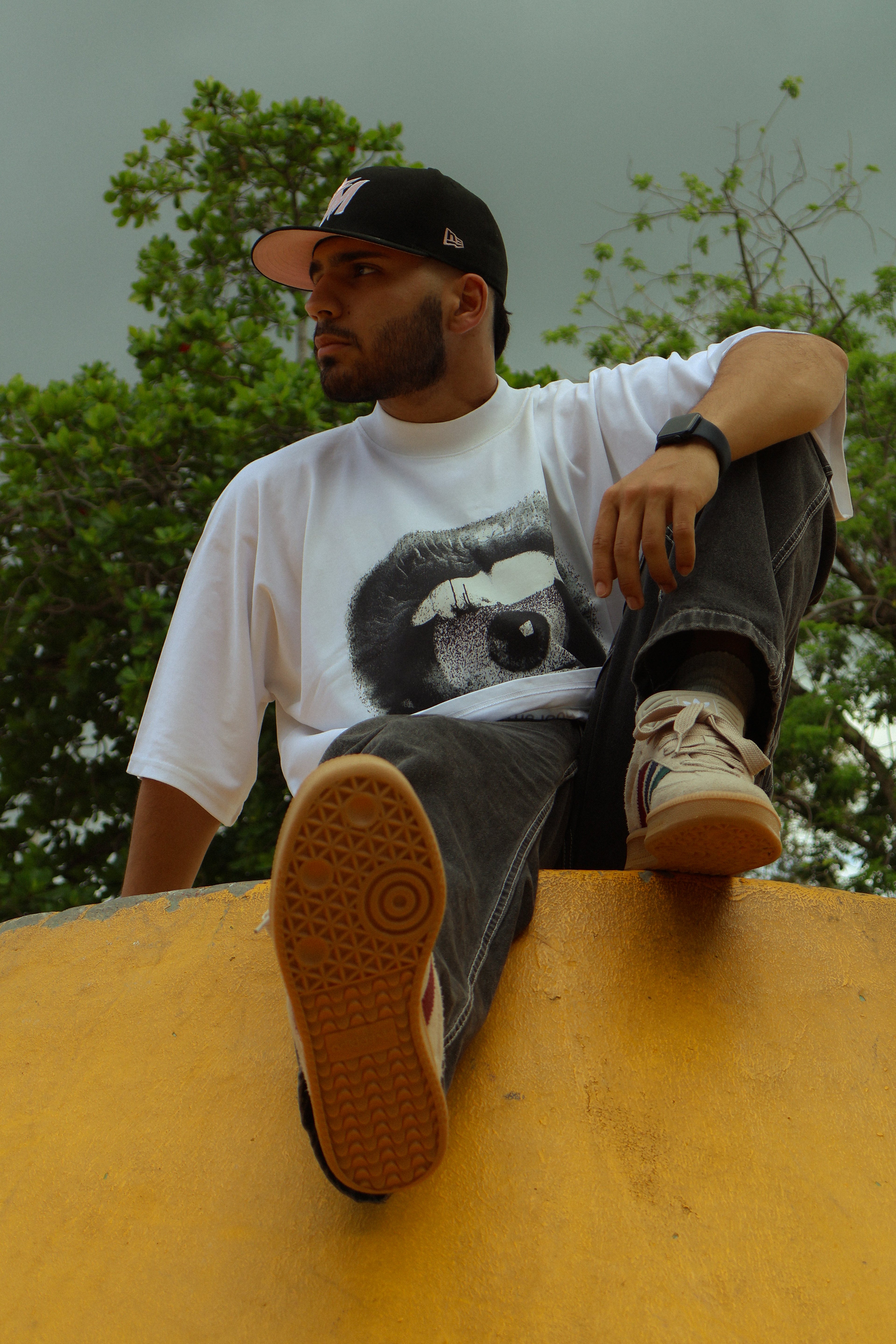 EYE WHITE TEE